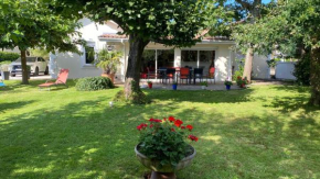 Idéalement situé - superbe jardin - 200m plage